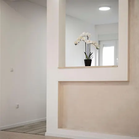 Apartment Lara *